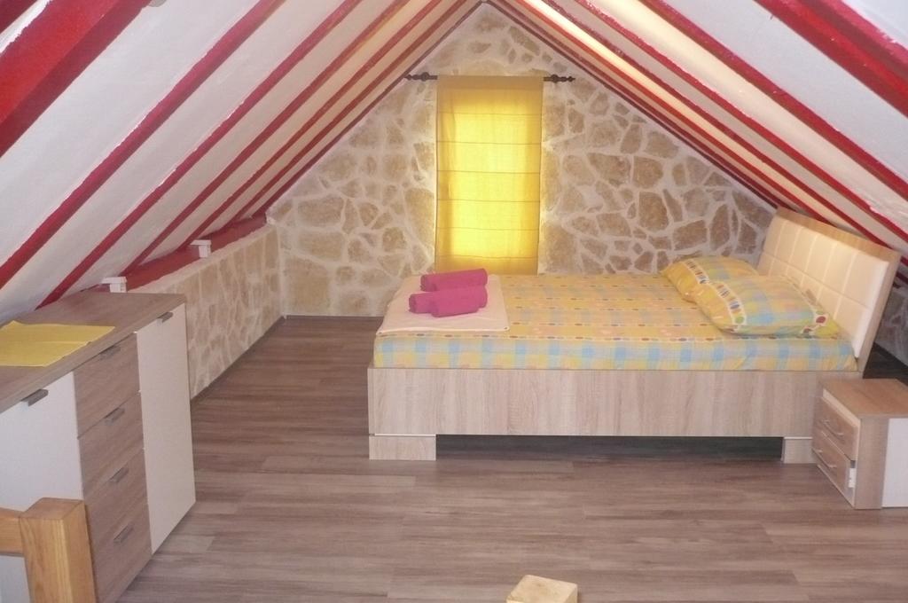 Apartments Jerkovic Stari Grad  Bilik gambar