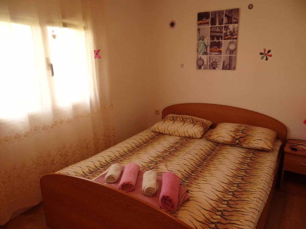 Apartments Jerkovic Stari Grad  Luaran gambar