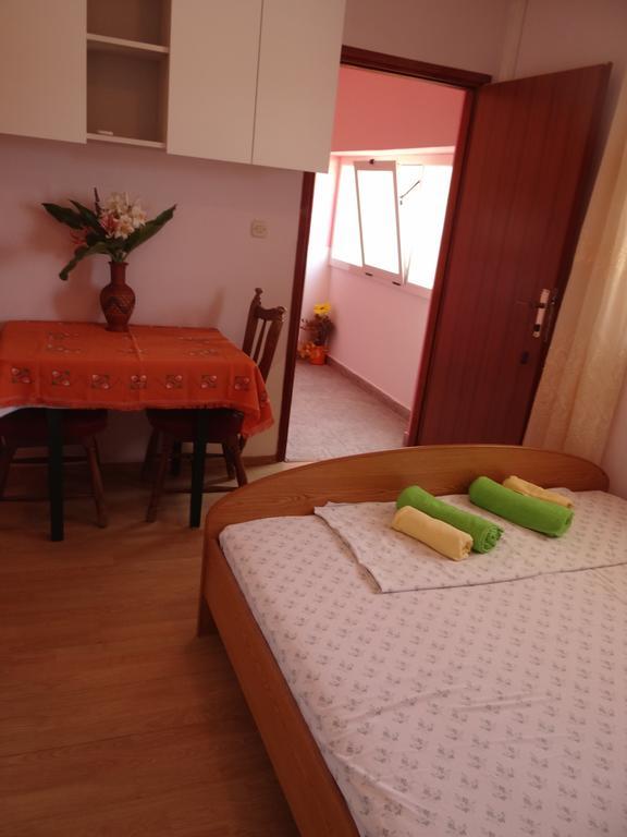 Apartments Jerkovic Stari Grad  Luaran gambar